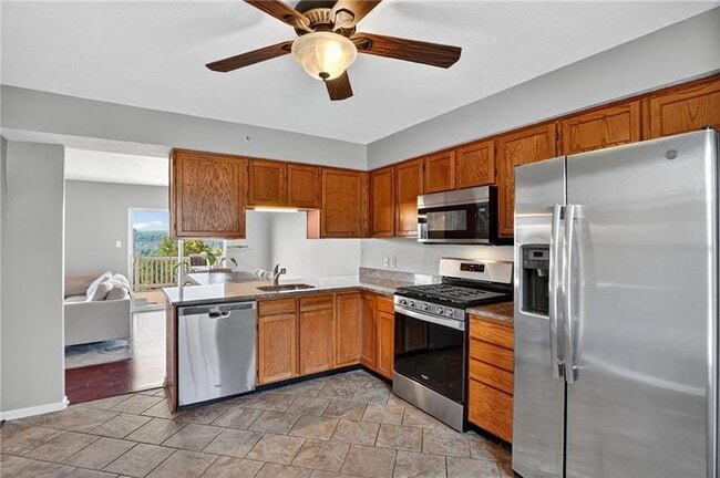 Building Photo - 117 Scenic Hill Dr