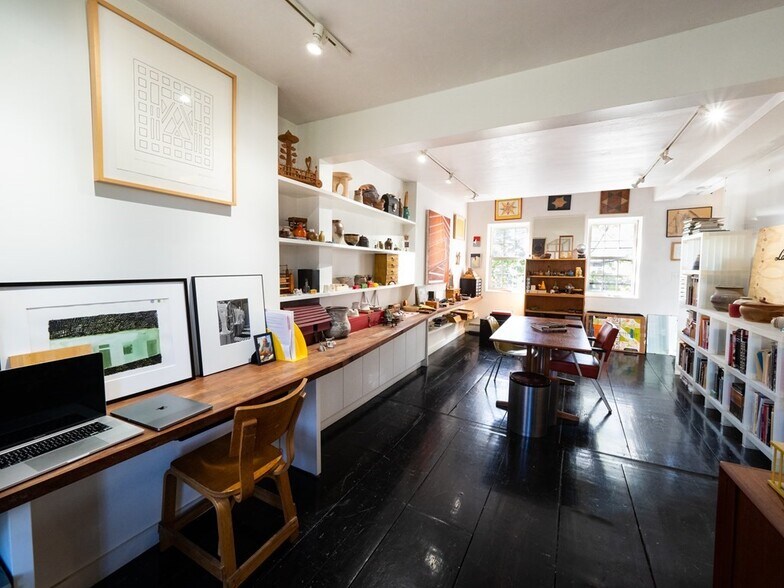 Building Photo - 214 3rd St