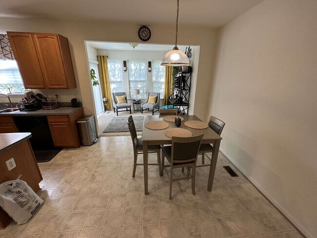 Building Photo - 12039 Kemps Landing Cir