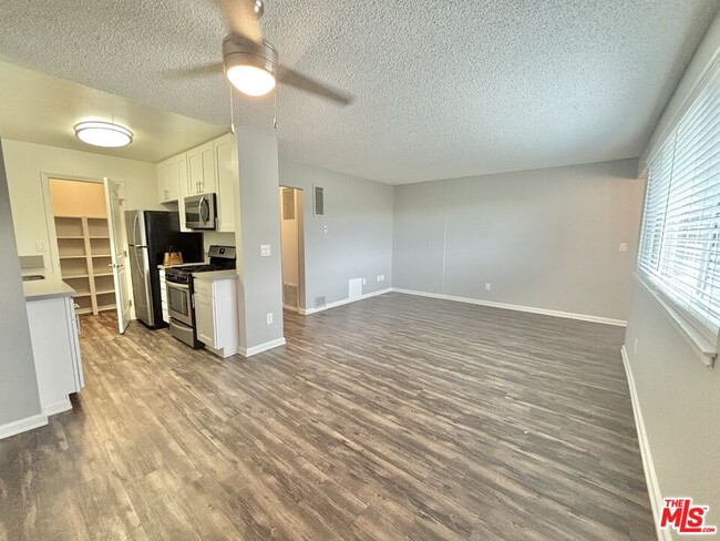 Primary Photo - 1804 N Alvarado St