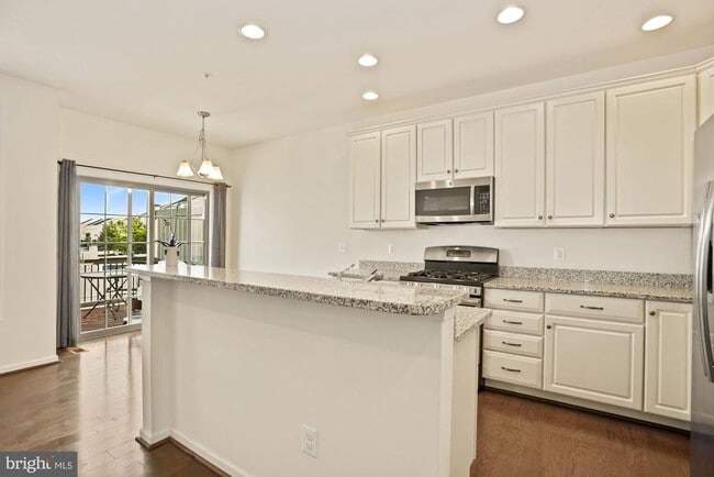 Building Photo - 43176 Witham Square