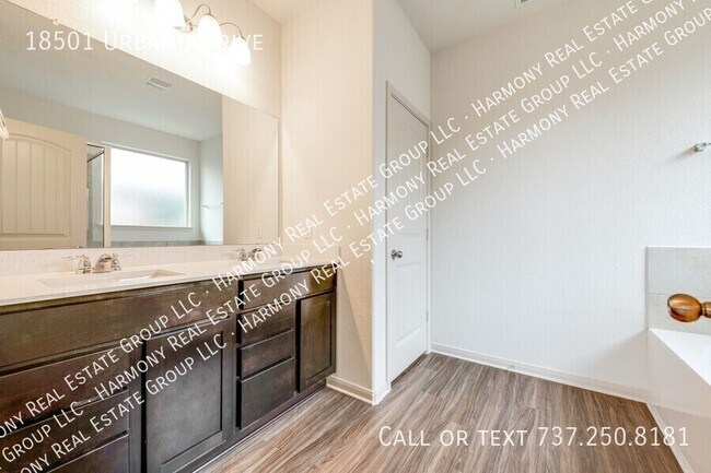 Building Photo - 18501 Urbano Dr