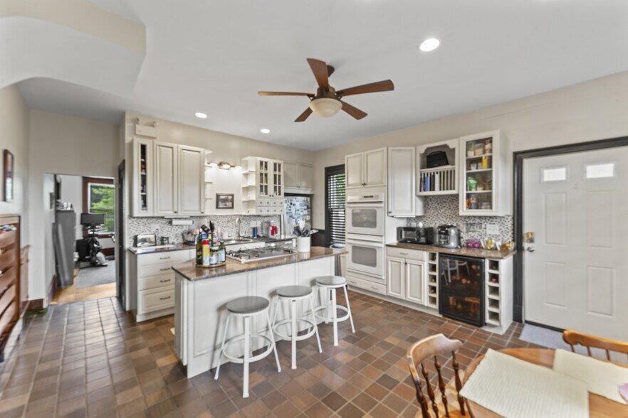 Building Photo - 388 Arborway