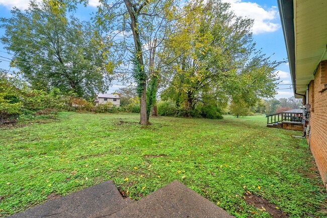 Building Photo - 114 Tandy Dr