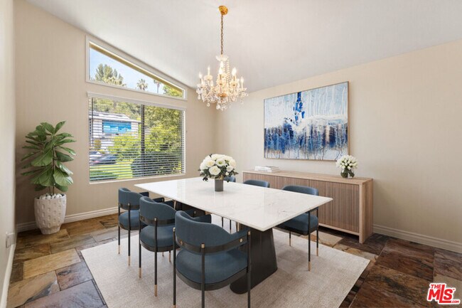 Building Photo - 22840 Sparrow Dell Dr