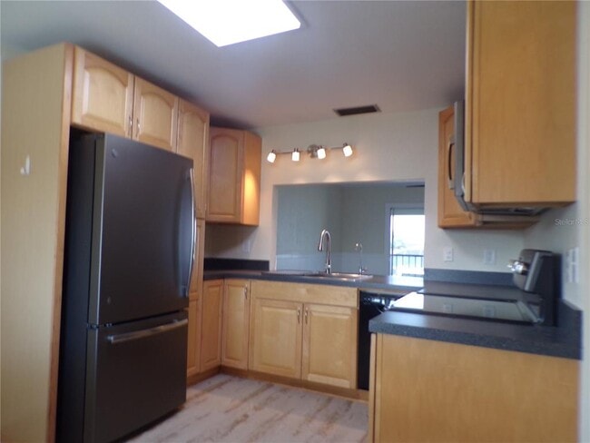 Building Photo - 1335 Mineo Dr