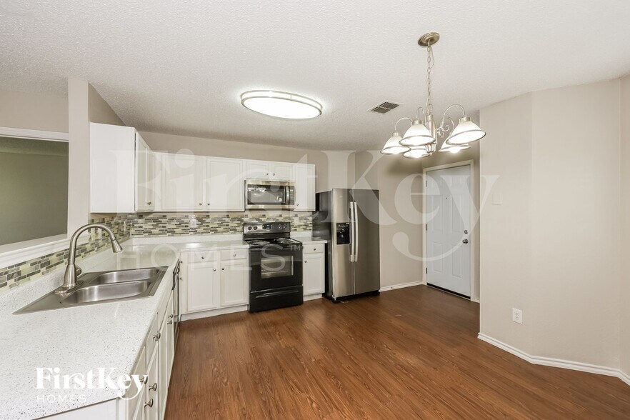 Building Photo - 3945 German Pointer Way