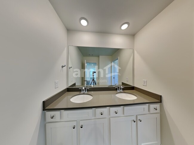 Building Photo - 5243 Blue Mountain Dr