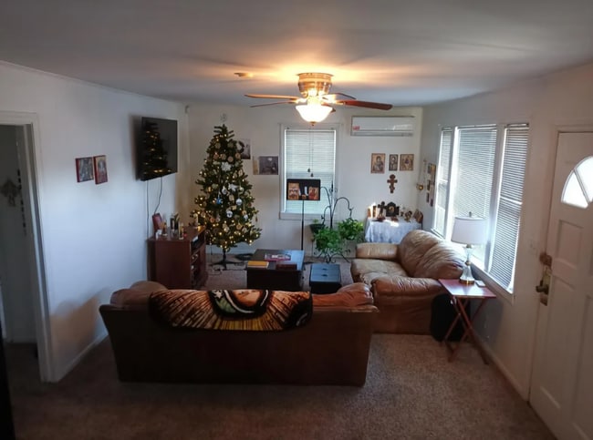 Building Photo - 2753 Deans Bridge Rd