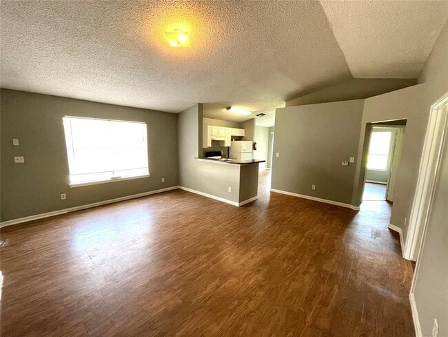 Building Photo - 15823 Ridgecroft Rd
