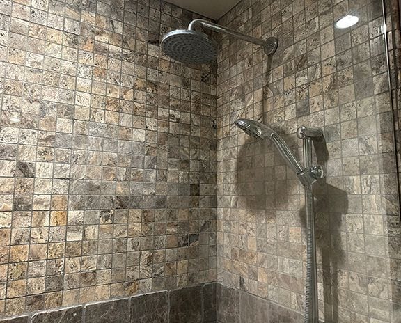 Building Photo - 8400 De Longpre Ave