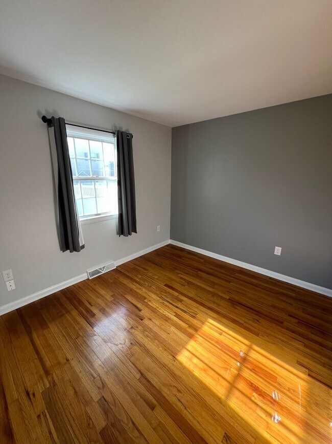 Building Photo - Beautiful 3 BD, 1 BA Lititz Home!