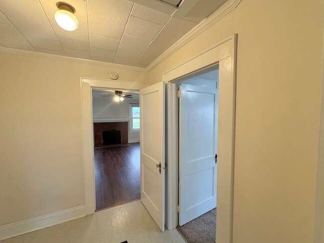 Building Photo - Statesville West - 2BR/1BA