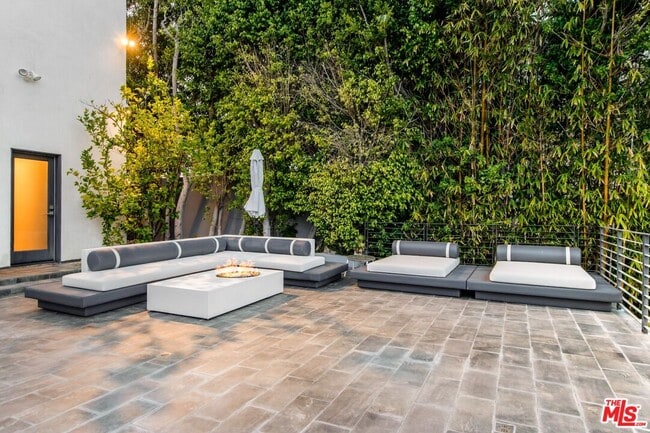 Building Photo - 11955 Pinnacle Pl