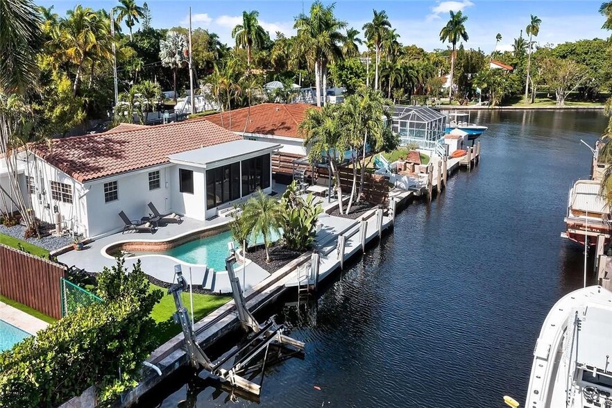 Primary Photo - 530 SW 11th Ave