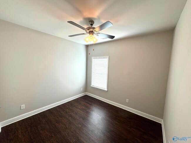 Building Photo - 341 River Rock Dr