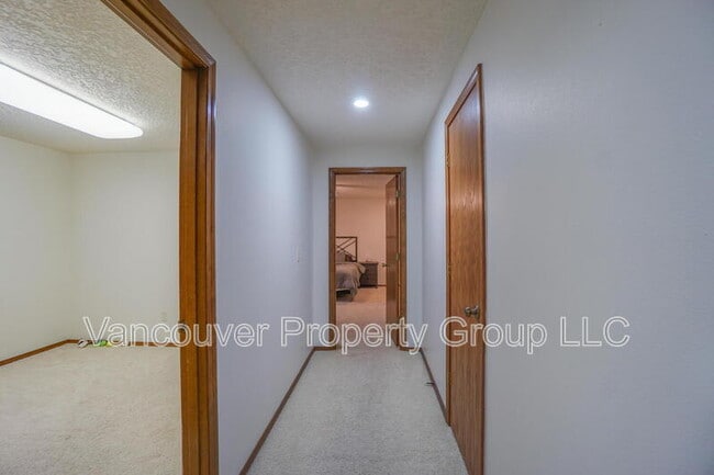 Building Photo - 2208 SE 130th Ave