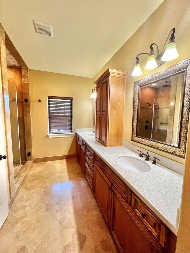 Building Photo - 250 Calusa Blvd