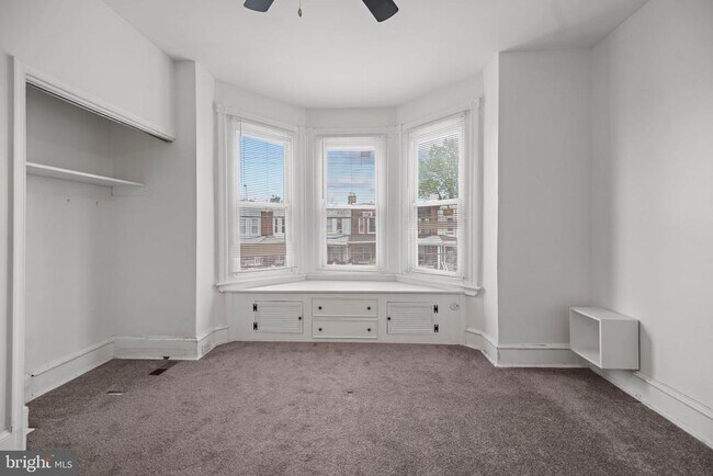 Building Photo - 5527 Catharine St