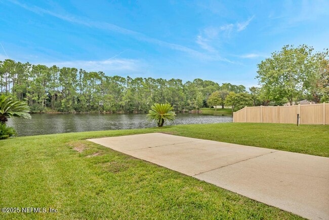 Building Photo - 12895 Bentwater Dr