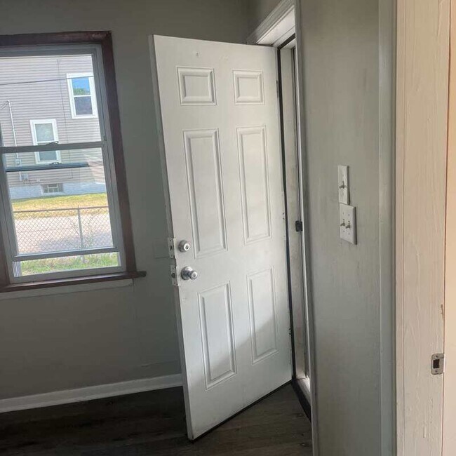 Building Photo - 3233 W 50th St