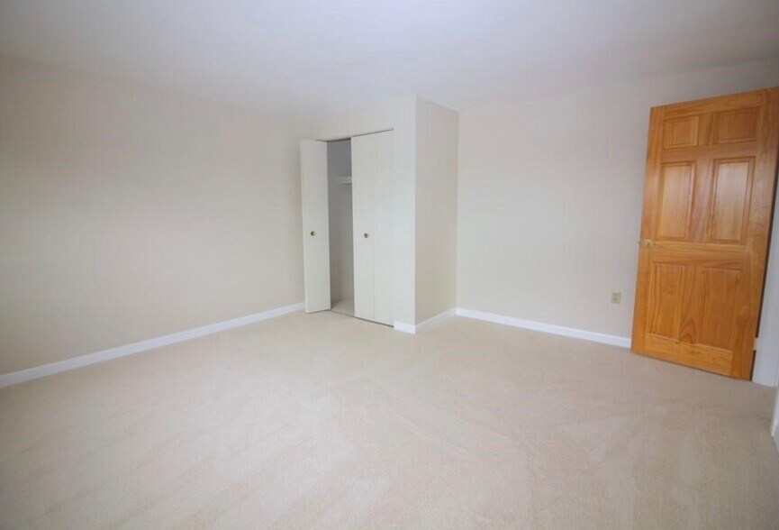 Building Photo - 1321 Worcester Rd