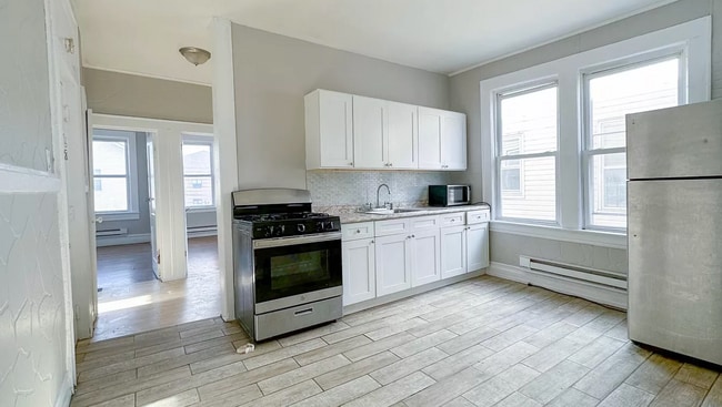 Primary Photo - 26 Ellis Ave