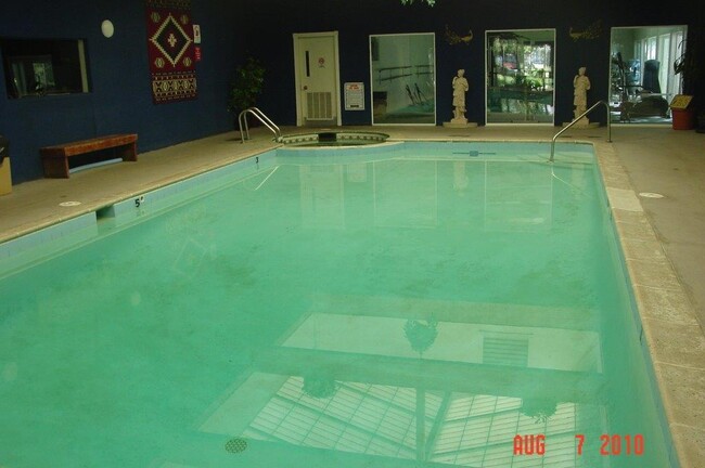 Primary Photo - Great location off Leetsdale/Parker and Fl...