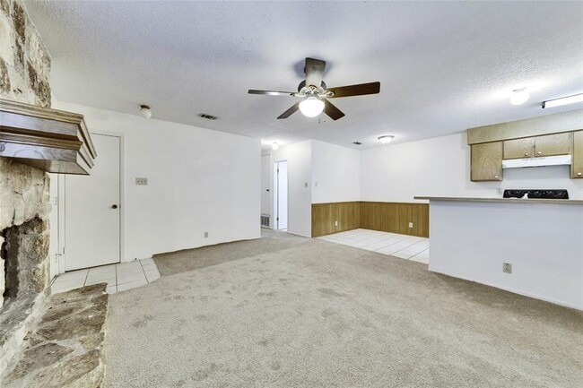 Building Photo - 9802 Hundred Oaks Cir