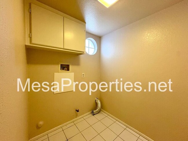 Building Photo - 14383 La Crescenta Ave