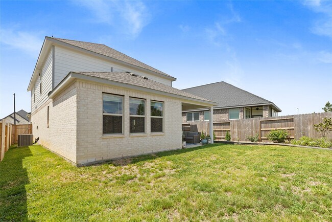 Building Photo - 19363 Poppy Vlg Cir