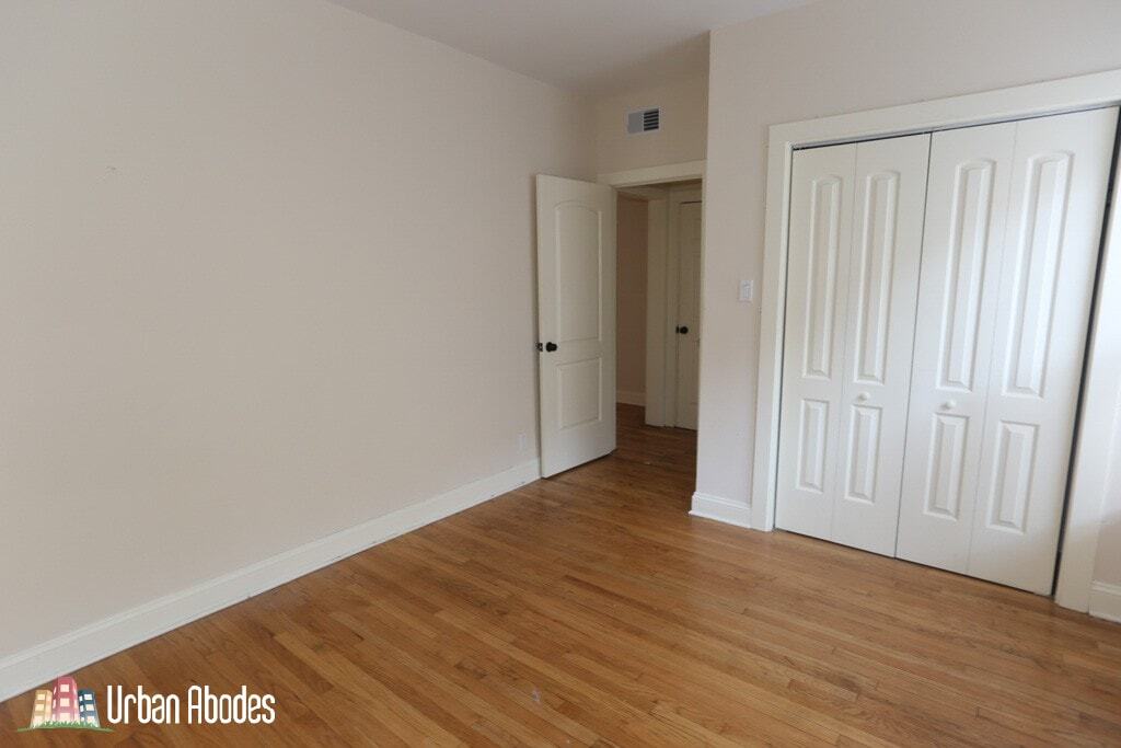 Building Photo - 4036 Ashland N Ave