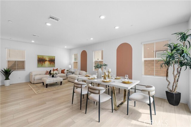 Building Photo - 3918 E Cambria Privado