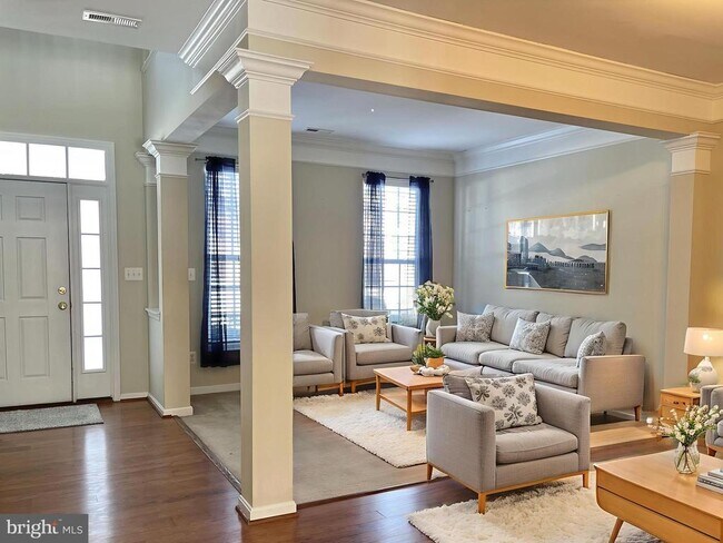 Building Photo - 12313 Tanalian Falls Ln