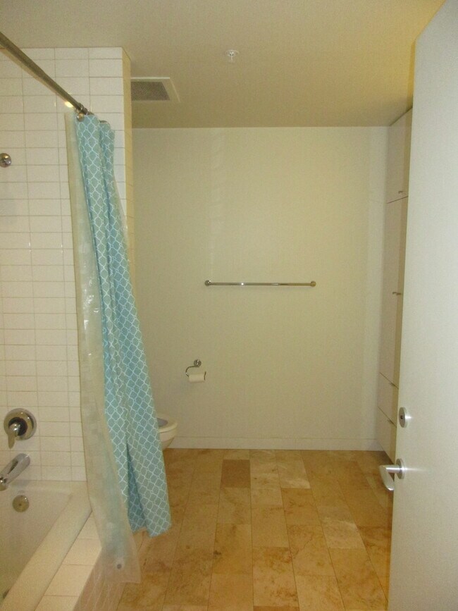 Building Photo - **ONE MONTH FREE** Meriwether West - North facing studio with river/bridge views/parking/amenitie...