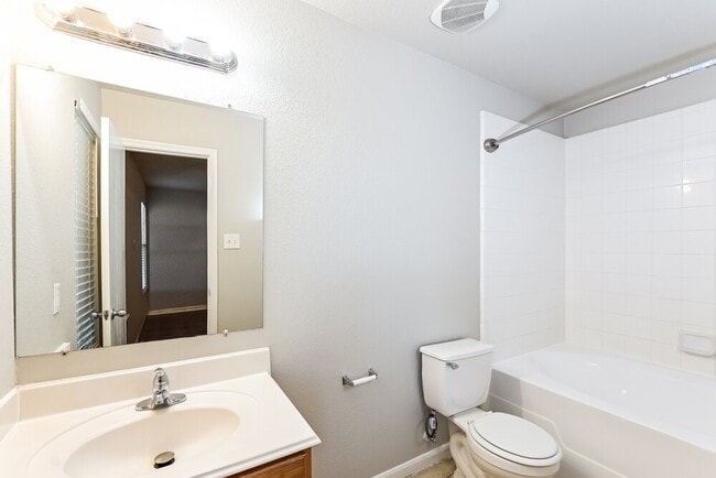 Building Photo - 20639 Tealbrook Dr