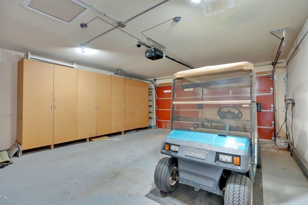 Building Photo - 77563 Woodhaven Dr S