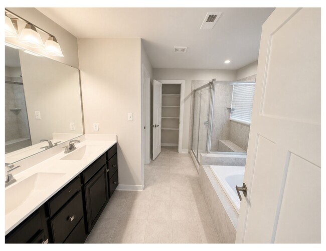 Building Photo - 805 Llanelli Dr