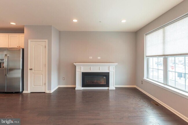 Building Photo - 2305 Maci's Cir