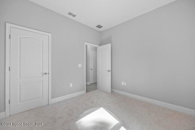 Building Photo - 1377 Amelia Ave SW