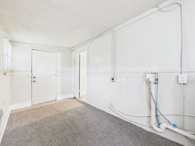 Building Photo - 4028 E 68th Terrace