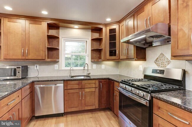 Building Photo - 7133 Swansong Wy