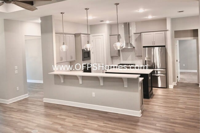 Building Photo - 4bed Home within Walking Distance to Sound
