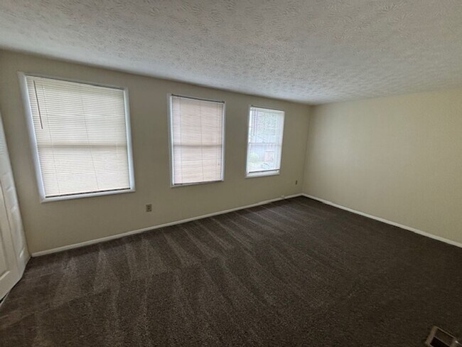 Building Photo - Springleaf Circle