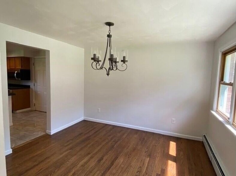 Building Photo - 1009 Beechwood Ln