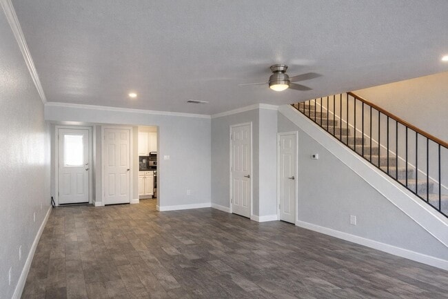 Building Photo - 105 Star