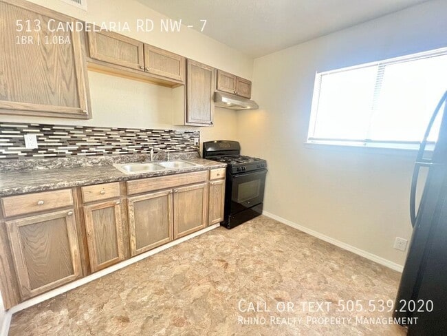Building Photo - 513 Candelaria Rd NW