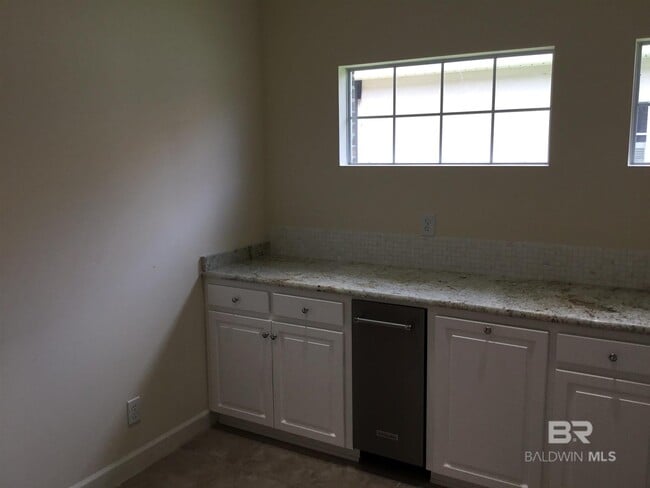 Building Photo - 112 Kensington Ct