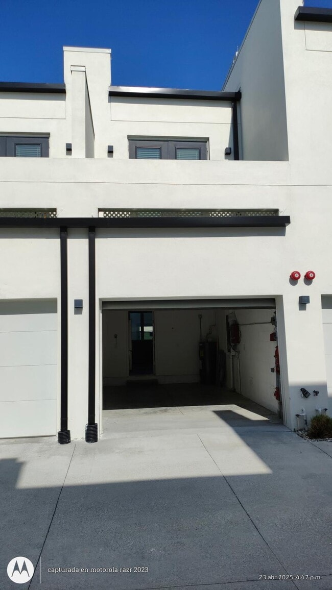 Building Photo - 142-837 Calla Terrace N