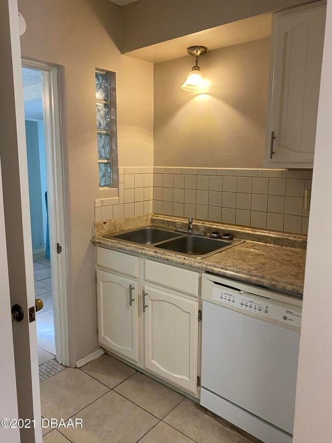 Building Photo - 420 Miriam Ave